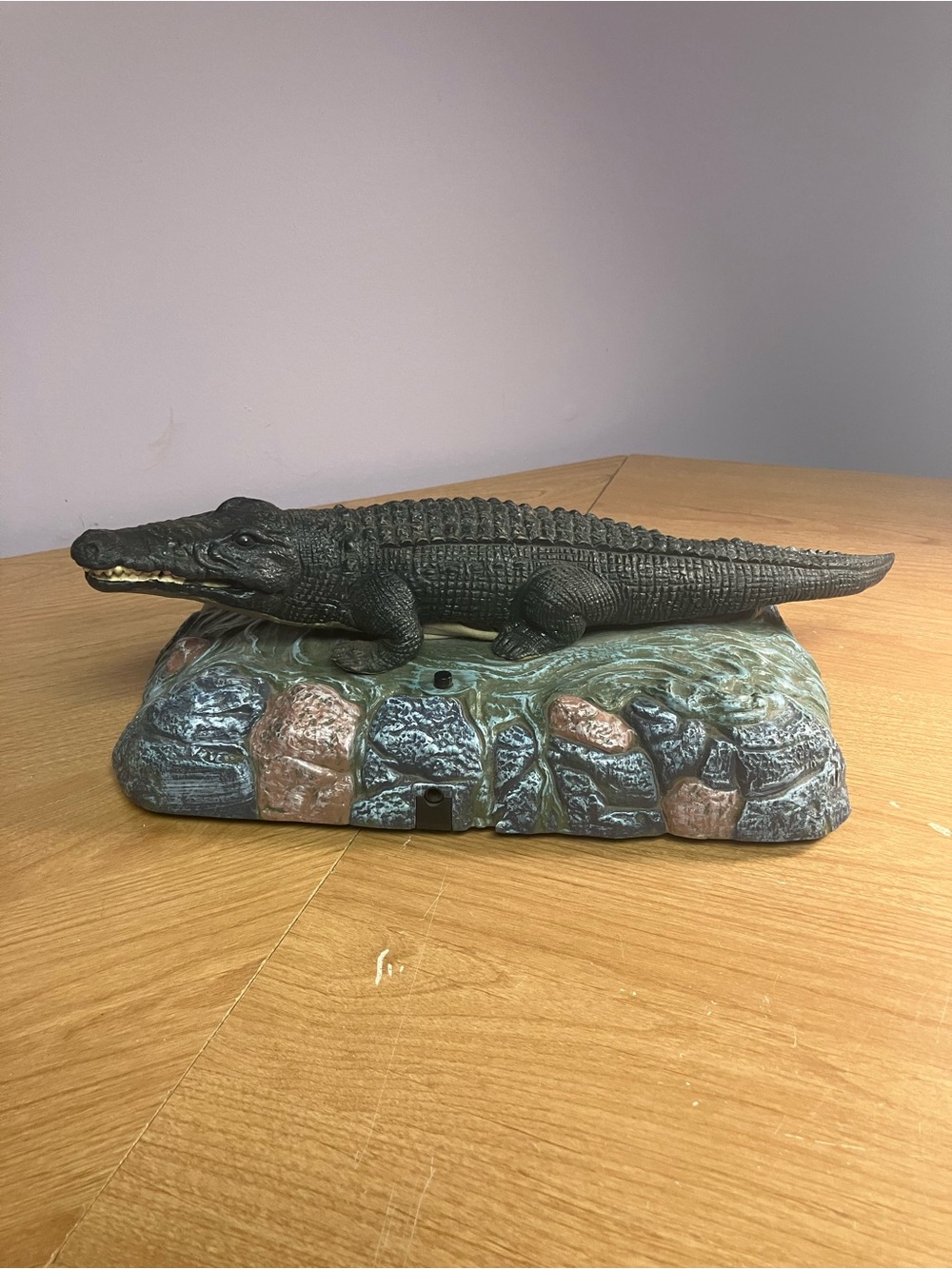 Vintage croc o rock motion activated crocodile